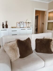 How to Create a Cozy and Inviting Living Space on a Budget